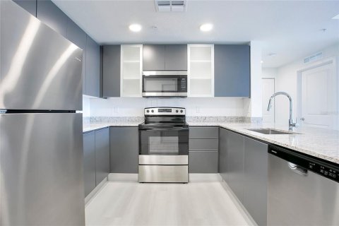 Condo in Orlando, Florida, 2 bedrooms № 2206298 - photo 7