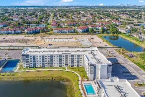Condo in Orlando, Florida, 2 bedrooms № 2206298 - photo 26