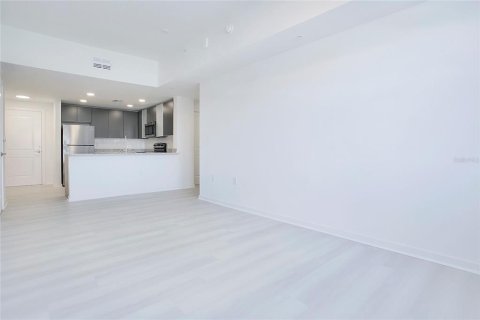 Condo in Orlando, Florida, 2 bedrooms № 2206298 - photo 4