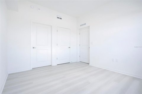 Condo in Orlando, Florida, 2 bedrooms № 2206298 - photo 17
