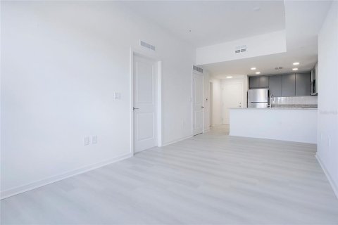 Condo in Orlando, Florida, 2 bedrooms № 2206298 - photo 5