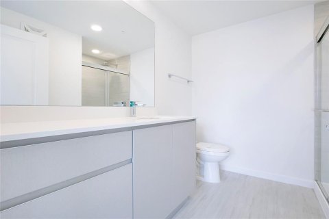 Condo in Orlando, Florida, 2 bedrooms № 2206298 - photo 15