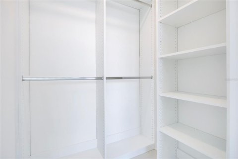 Condo in Orlando, Florida, 2 bedrooms № 2206298 - photo 16