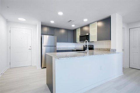 Condo in Orlando, Florida, 2 bedrooms № 2206298 - photo 6