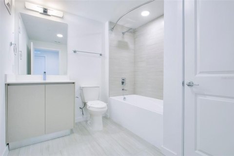 Condo in Orlando, Florida, 2 bedrooms № 2206298 - photo 13