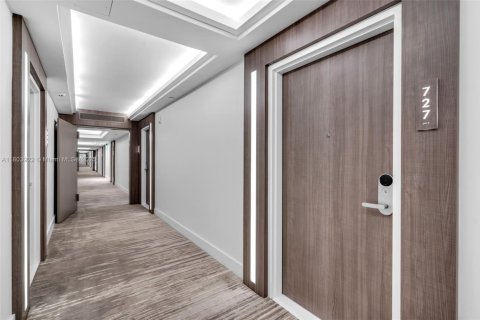 Condominio en venta en Miami Beach, Florida, 1 habitación, 70.61 m2 № 1979623 - foto 5