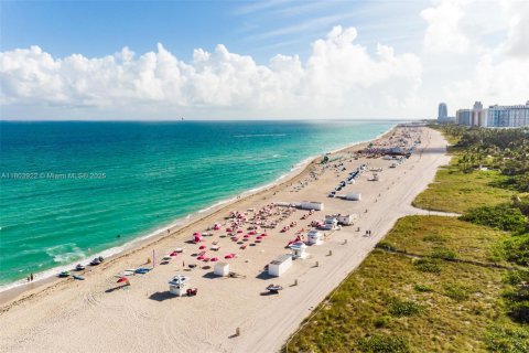 Condominio en venta en Miami Beach, Florida, 1 habitación, 70.61 m2 № 1979623 - foto 23