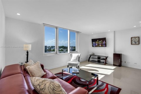 Condominio en venta en Miami Beach, Florida, 1 habitación, 70.61 m2 № 1979623 - foto 7