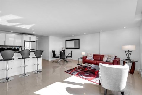 Condominio en venta en Miami Beach, Florida, 1 habitación, 70.61 m2 № 1979623 - foto 10