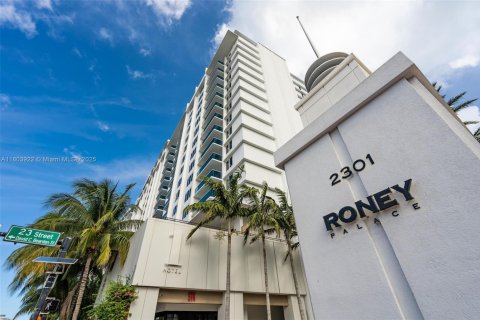 Condominio en venta en Miami Beach, Florida, 1 habitación, 70.61 m2 № 1979623 - foto 2