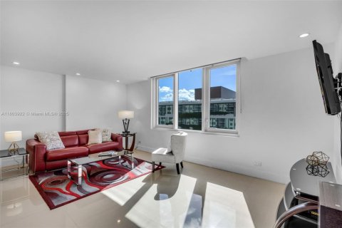 Condominio en venta en Miami Beach, Florida, 1 habitación, 70.61 m2 № 1979623 - foto 8