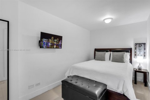 Condominio en venta en Miami Beach, Florida, 1 habitación, 70.61 m2 № 1979623 - foto 16