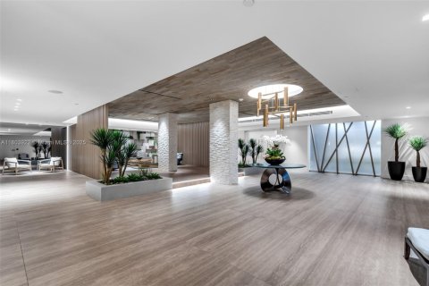 Condominio en venta en Miami Beach, Florida, 1 habitación, 70.61 m2 № 1979623 - foto 3