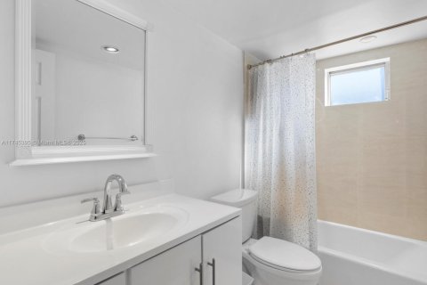 Купить кондоминиум в Норт-Майами-Бич, Флорида 2 спальни, 103.12м2, № 1976207 - фото 17