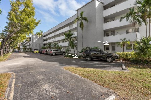 Купить кондоминиум в Норт-Майами-Бич, Флорида 2 спальни, 103.12м2, № 1976207 - фото 18