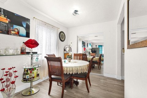 Propiedad comercial en venta en Miami, Florida, 239.22 m2 № 1896073 - foto 8