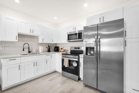 Propiedad comercial en venta en Miami, Florida, 239.22 m2 № 1896073 - foto 29