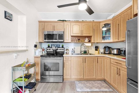 Propiedad comercial en venta en Miami, Florida, 239.22 m2 № 1896073 - foto 19