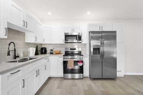 Propiedad comercial en venta en Miami, Florida, 239.22 m2 № 1896073 - foto 28