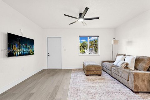 Propiedad comercial en venta en Miami, Florida, 239.22 m2 № 1896073 - foto 25