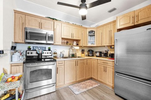 Propiedad comercial en venta en Miami, Florida, 239.22 m2 № 1896073 - foto 18