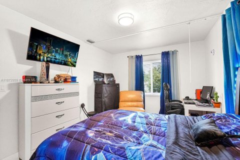 Propiedad comercial en venta en Miami, Florida, 239.22 m2 № 1896073 - foto 14