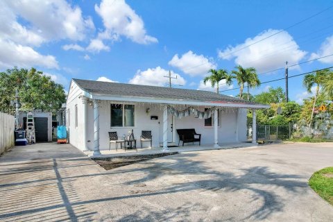 Propiedad comercial en venta en Miami, Florida, 239.22 m2 № 1896073 - foto 5
