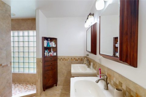 House in Tampa, Florida 3 bedrooms, 233.28 sq.m. № 1818993 - photo 15