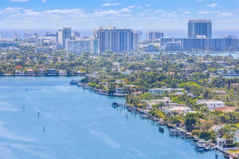 Condo in Miami, Florida  № 2021114 - photo 5