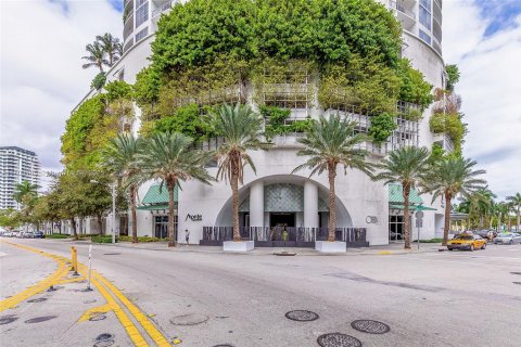 Condo in Miami, Florida  № 2021114 - photo 22