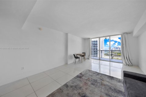 Condo in Miami, Florida  № 2021114 - photo 6