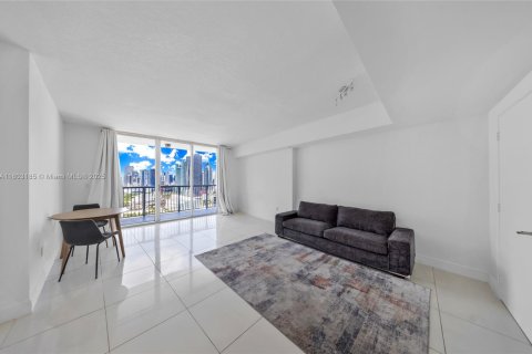 Condo in Miami, Florida  № 2021114 - photo 7