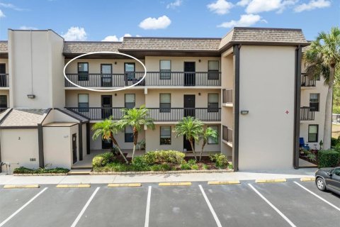 Condo in Punta Gorda, Florida, 2 bedrooms  № 1663291 - photo 1