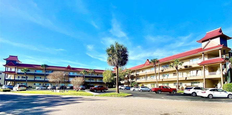 Condo in Clearwater, Florida, 2 bedrooms № 1894141
