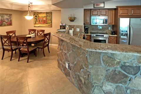 Снять в аренду кондоминиум в Дженсен-Бич, Флорида 2 спальни, 99.13м2, № 1934091 - фото 5