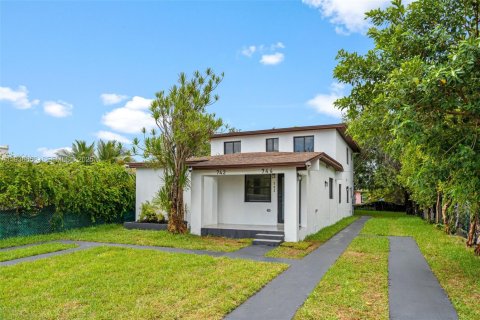 Immobilier commercial à vendre à Miami, Floride № 1994947 - photo 1