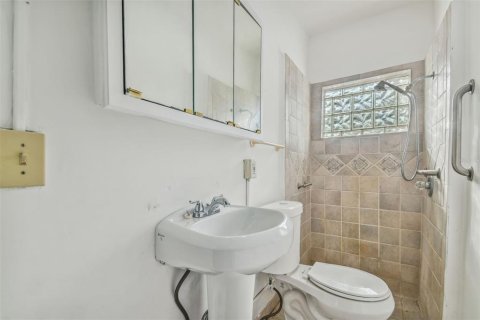 Immobilier commercial à vendre à Tampa, Floride: 3 chambres, 160.26 m2 № 1838027 - photo 8