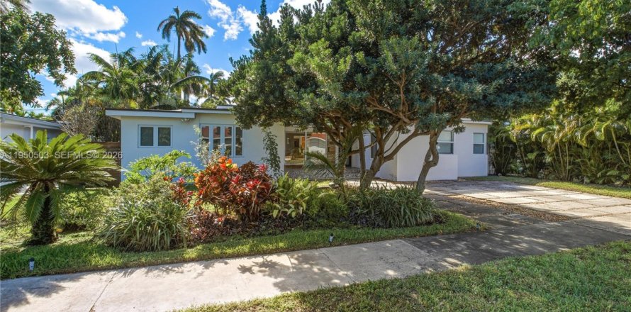 Casa en Miami, Florida 3 dormitorios, 192.49 m2 № 2008084