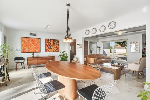 Casa en venta en Miami, Florida, 3 dormitorios, 192.49 m2 № 2008084 - foto 6