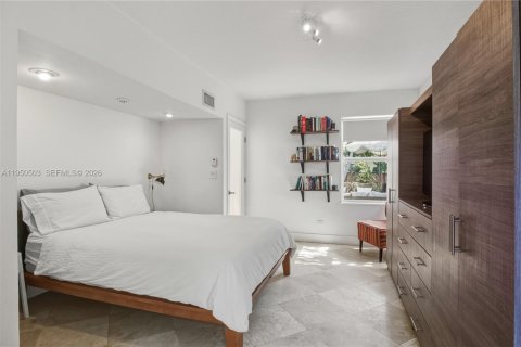 Casa en venta en Miami, Florida, 3 dormitorios, 192.49 m2 № 2008084 - foto 8