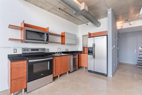 Condominio en venta en Miami, Florida, 1 dormitorio, 73.86 m2 № 2000724 - foto 11