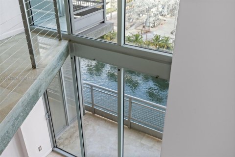 Condominio en venta en Miami, Florida, 1 dormitorio, 73.86 m2 № 2000724 - foto 18