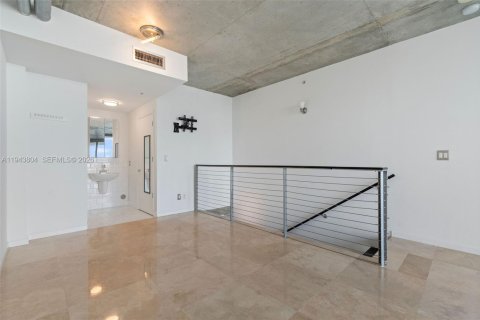 Condominio en venta en Miami, Florida, 1 dormitorio, 73.86 m2 № 2000724 - foto 17