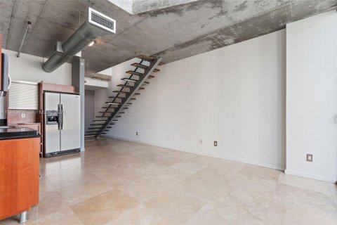 Condominio en venta en Miami, Florida, 1 dormitorio, 73.86 m2 № 2000724 - foto 9