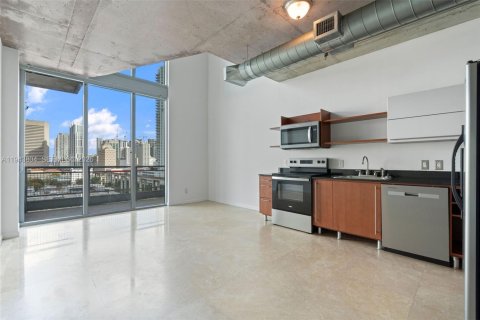 Condominio en venta en Miami, Florida, 1 dormitorio, 73.86 m2 № 2000724 - foto 3