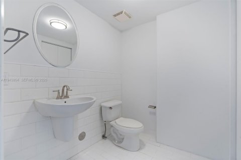 Condominio en venta en Miami, Florida, 1 dormitorio, 73.86 m2 № 2000724 - foto 5