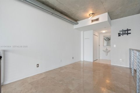 Condominio en venta en Miami, Florida, 1 dormitorio, 73.86 m2 № 2000724 - foto 16