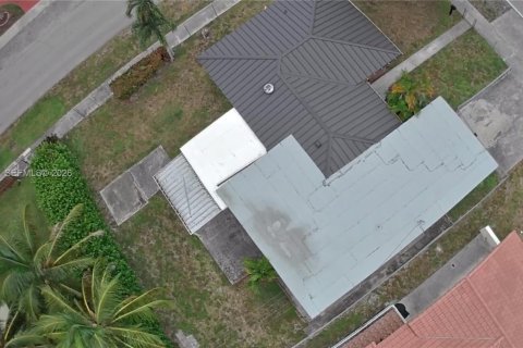 Casa en venta en Hialeah, Florida, 4 dormitorios, 151.43 m2 № 2066551 - foto 21