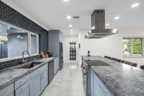 Casa en venta en Fort Lauderdale, Florida, 3 dormitorios, 168.25 m2 № 2085093 - foto 11