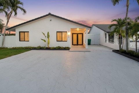 Casa en venta en Miami, Florida, 3 dormitorios, 158.86 m2 № 1976592 - foto 18